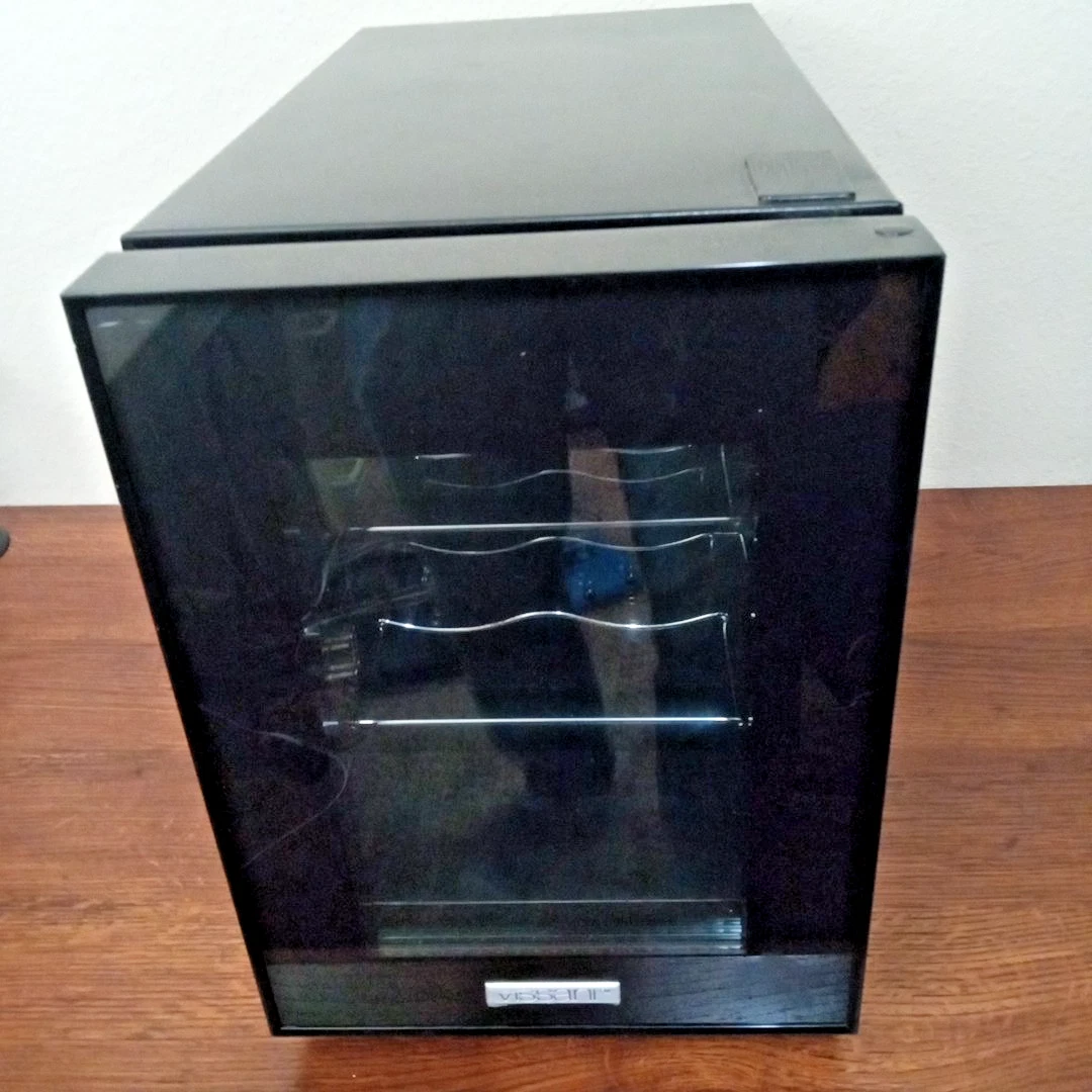Vissani 6 Bottle Thermoelectric Wine cooler Black 